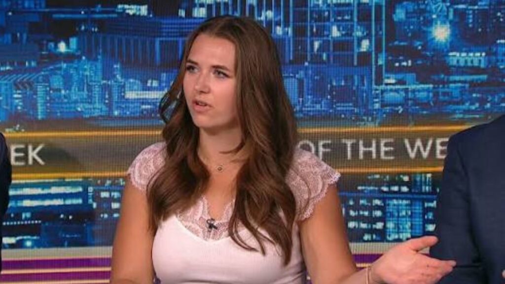 Chloe Dobbs Personal Life and Career